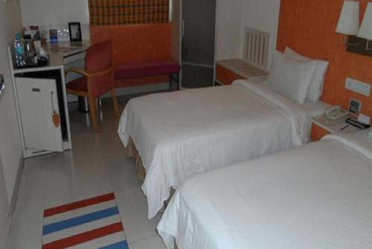 Aditya Hometel Hyderabad Luaran gambar