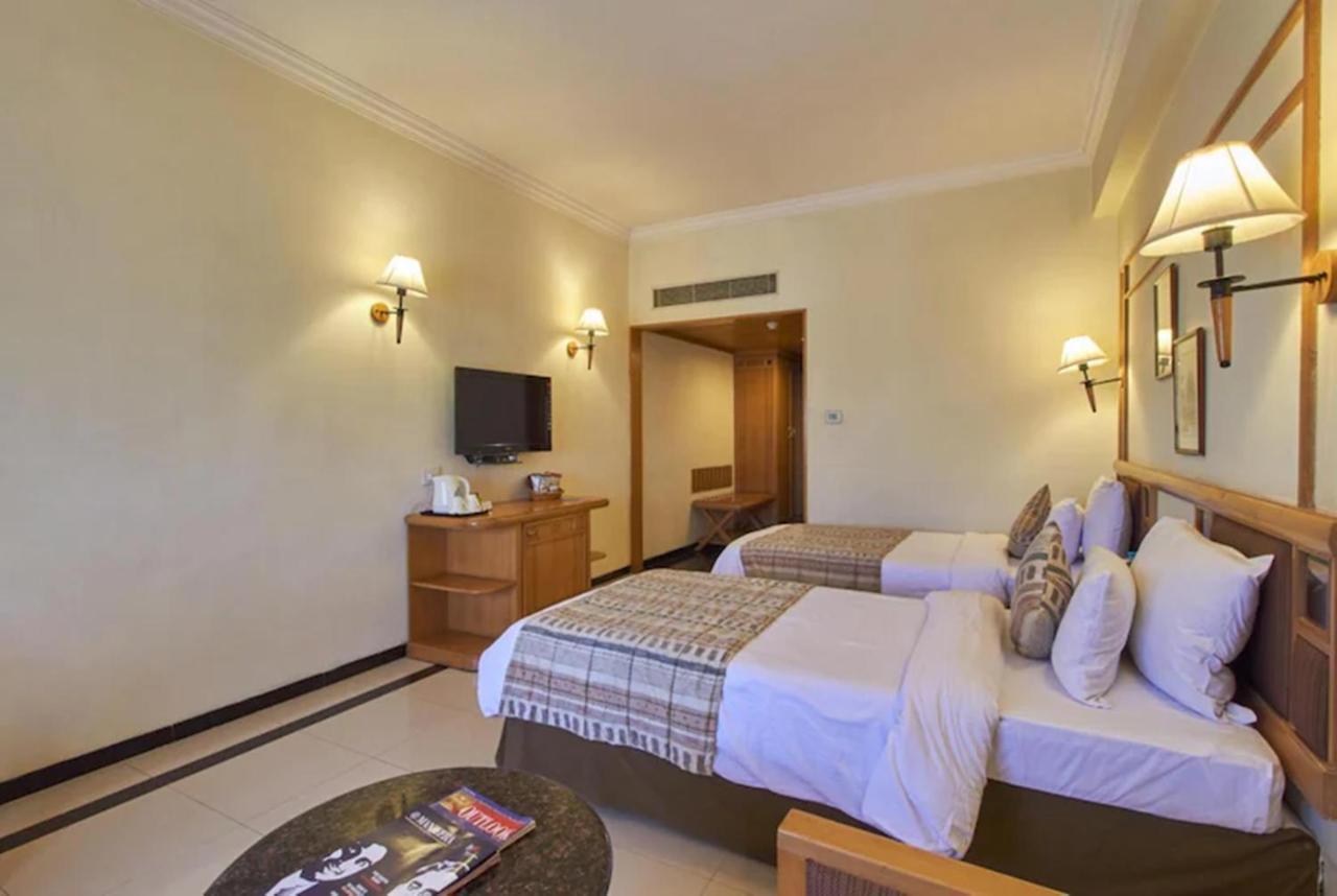 Aditya Hometel Hyderabad Luaran gambar