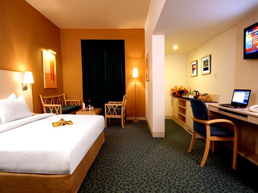 Aditya Hometel Hyderabad Luaran gambar