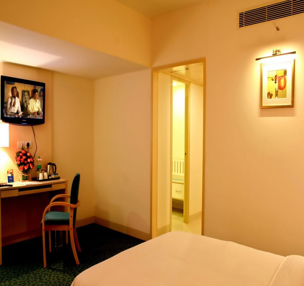 Aditya Hometel Hyderabad Bilik gambar