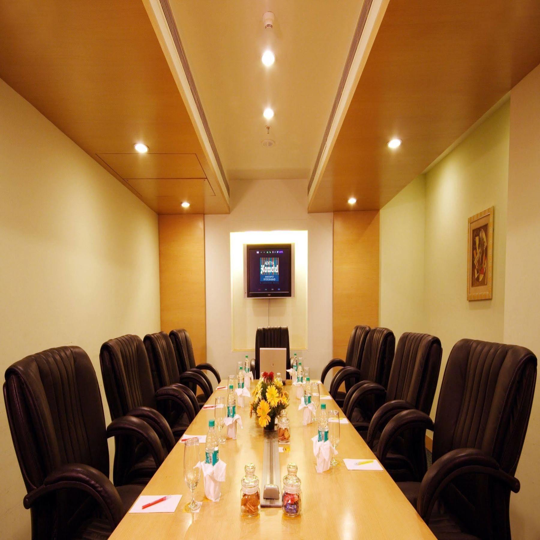 Aditya Hometel Hyderabad Luaran gambar