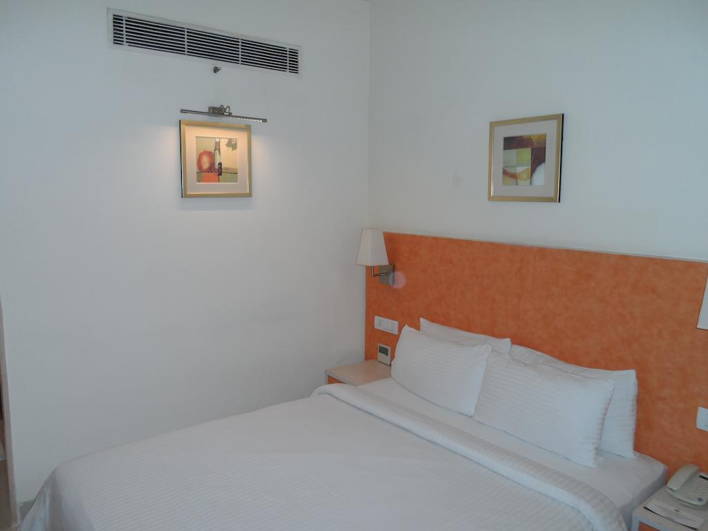 Aditya Hometel Hyderabad Luaran gambar