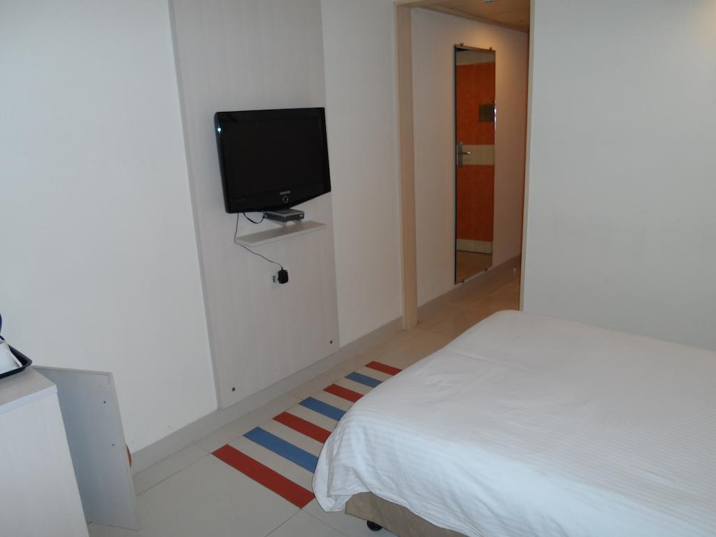 Aditya Hometel Hyderabad Luaran gambar