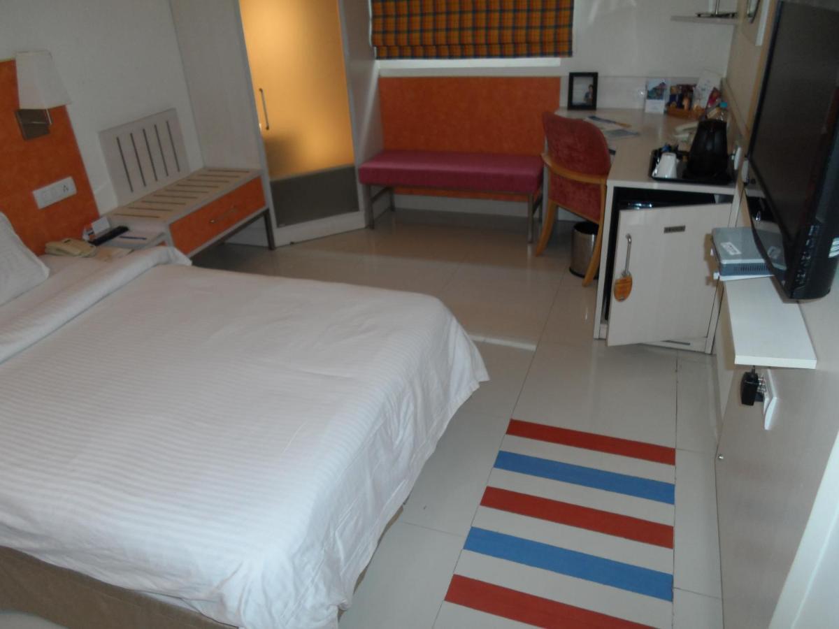 Aditya Hometel Hyderabad Luaran gambar